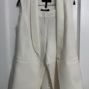 Elegant off-white vest and cropped trousers BCBG